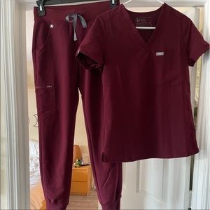 Figs Catarina One Pocket Scrub Top XS Burgundy and Zamora Jogger Scrub XS